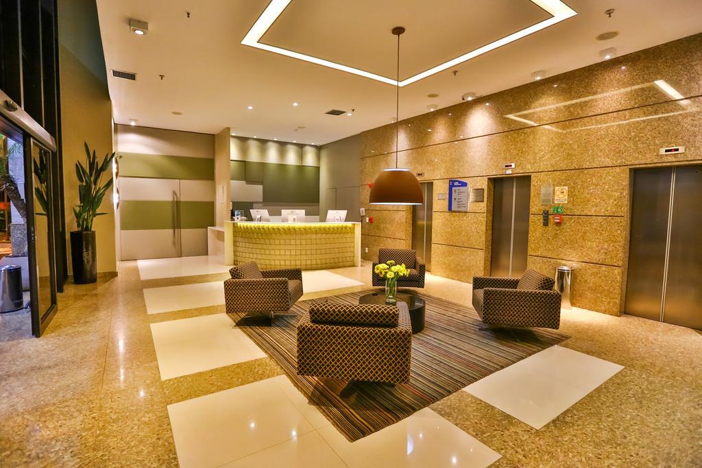 Comfort Hotel Тагуатинга Екстериор снимка